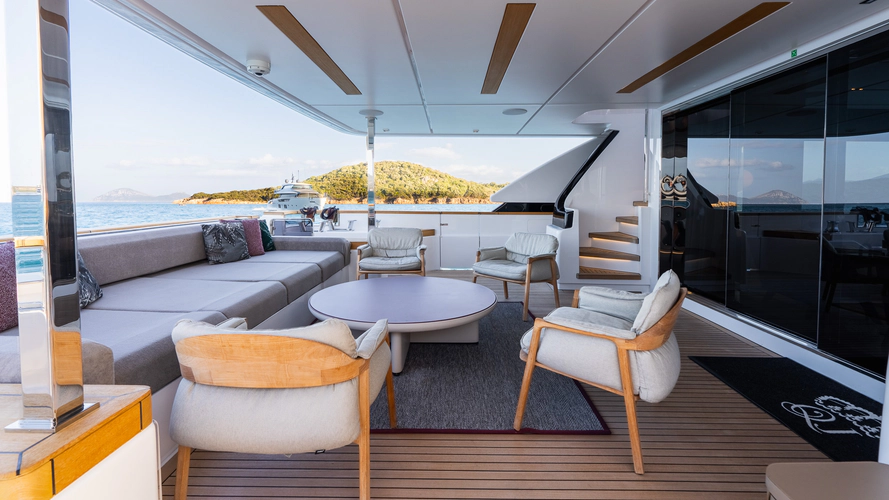 Queen J III Yacht Photos Pics 