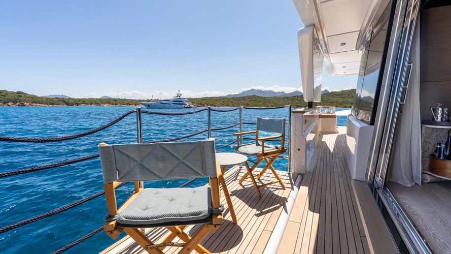 Queen J III Yacht Photos Pics 