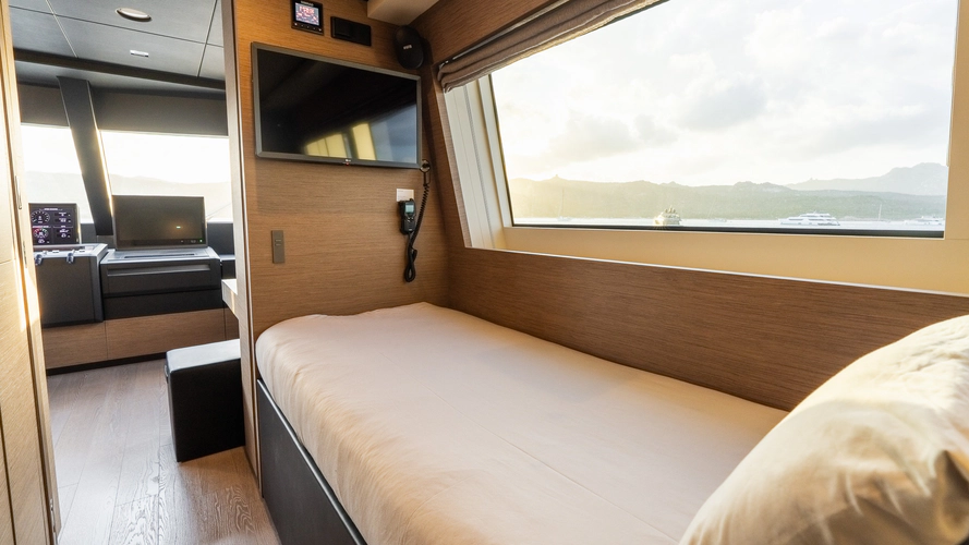 Queen J III Yacht Photos Pics 