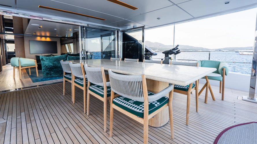 Queen J III Yacht Photos Pics 