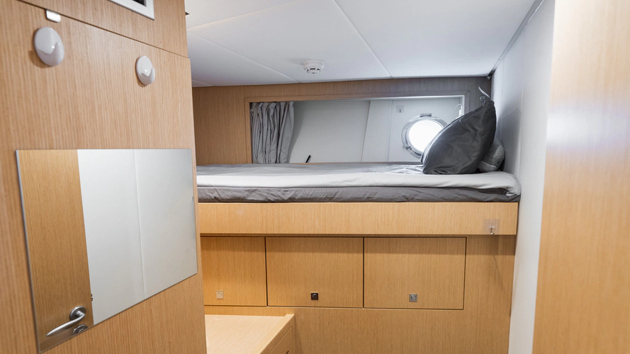 Queen J III Yacht Photos Pics 