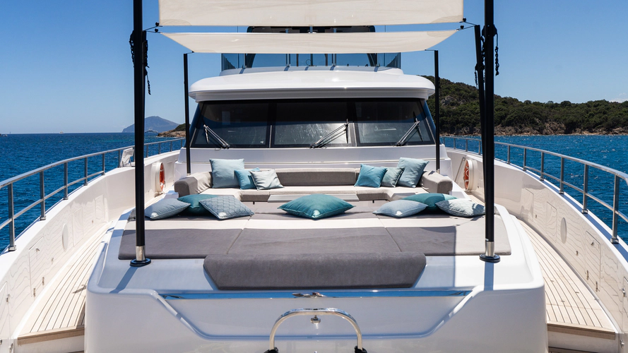 Queen J III Yacht Photos Pics 
