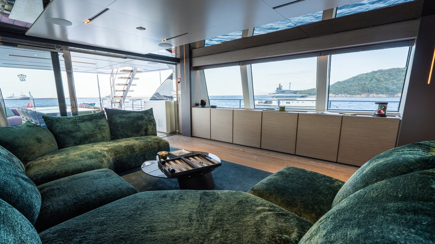 Queen J III Yacht Photos Pics 