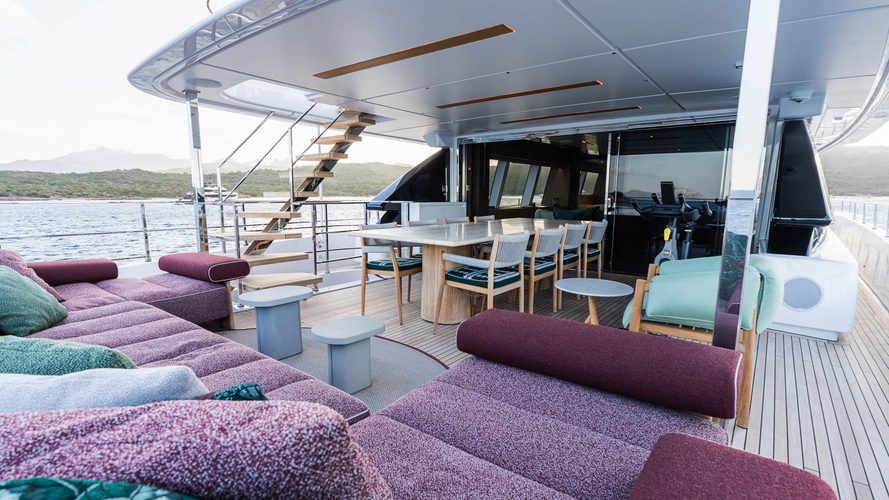 Queen J III Yacht Photos Pics 