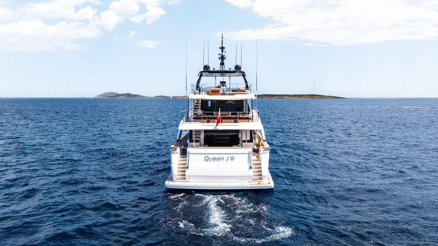 Queen J III Yacht Photos Pics 