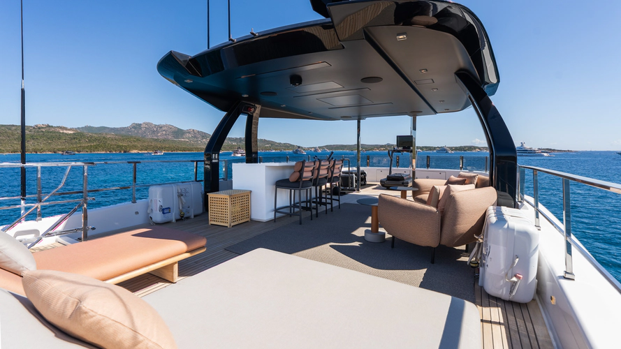 Queen J III Yacht Photos Pics 