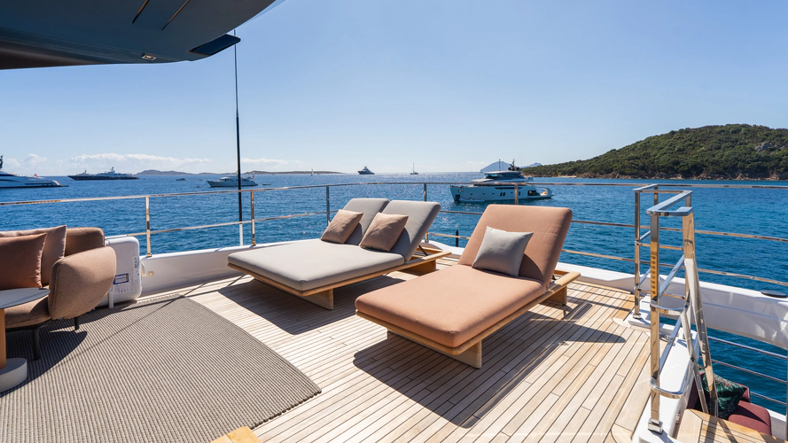 Queen J III Yacht Photos Pics 