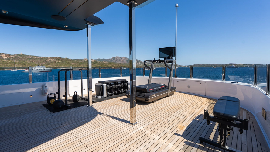 Queen J III Yacht Photos Pics 