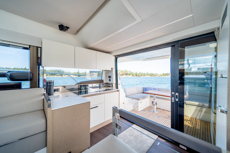 V & A Yacht Photos Pics 