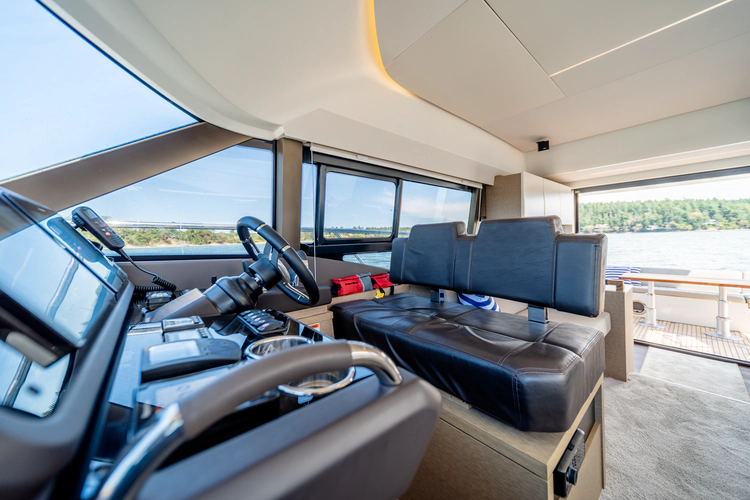 V & A Yacht Photos Pics 