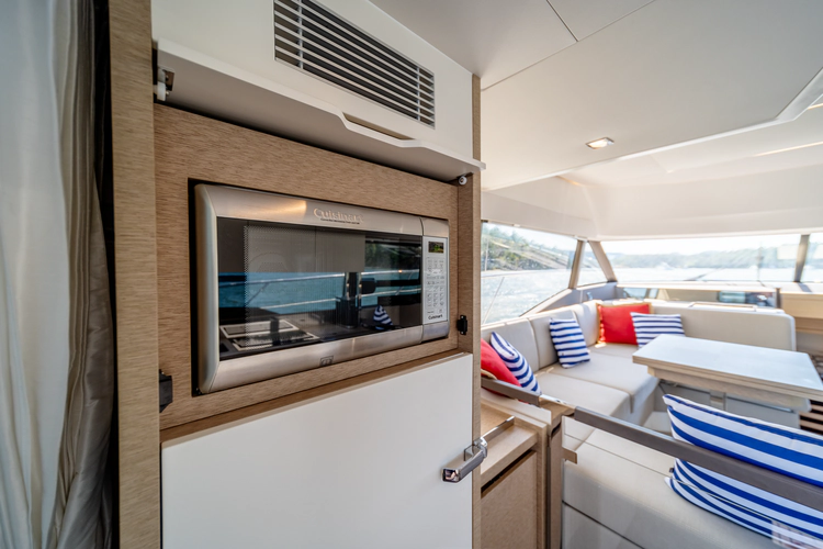 V & A Yacht Photos Pics 