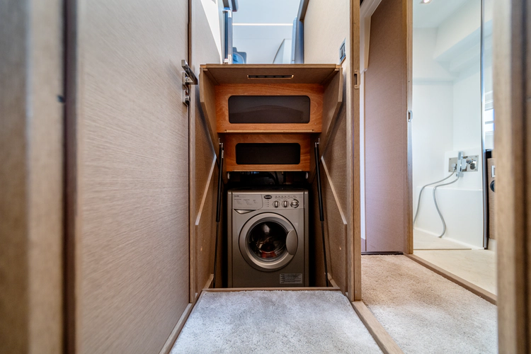 V & A Yacht Photos Pics 