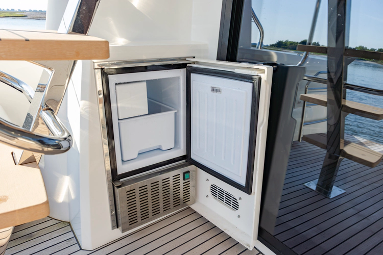 460 Yacht Photos Pics 