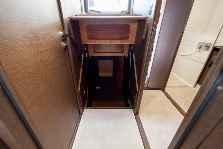 460 Yacht Photos Pics 