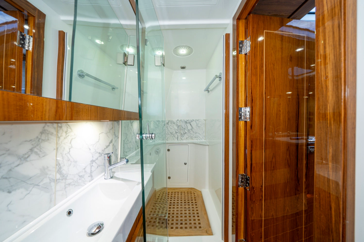 65 Estrella Yacht Photos Pics 