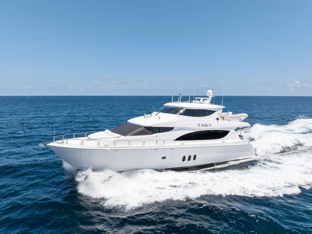 80' Hatteras 2013