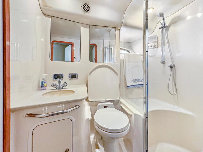 Island Seeker Yacht Photos Pics 