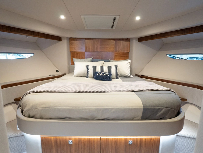 Tree-o Yacht Photos Pics 