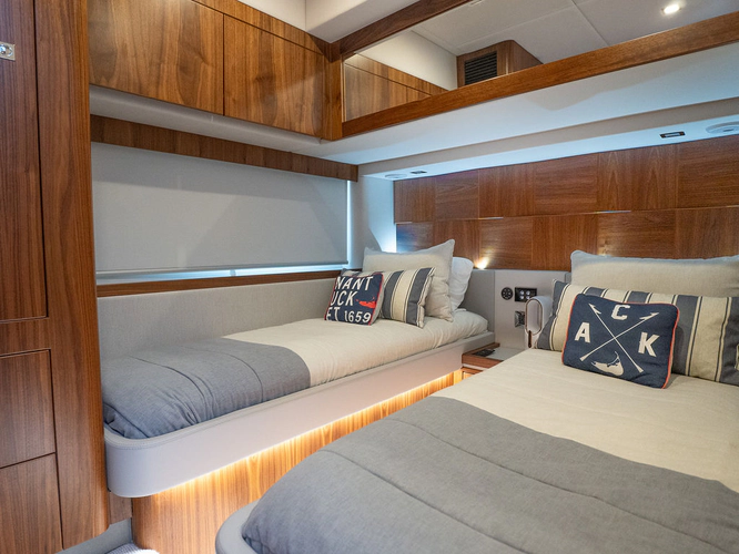 Tree-o Yacht Photos Pics 