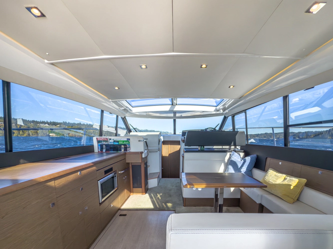 Bee's Knees Yacht Photos Pics 