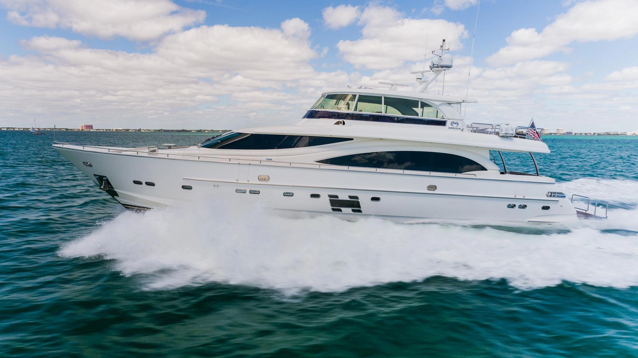 2016 Horizon 88 ft