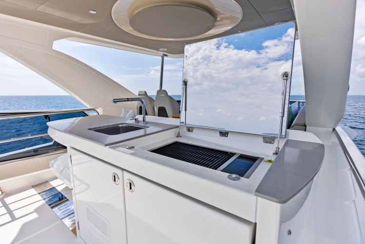 52 Fly Yacht Photos Pics 