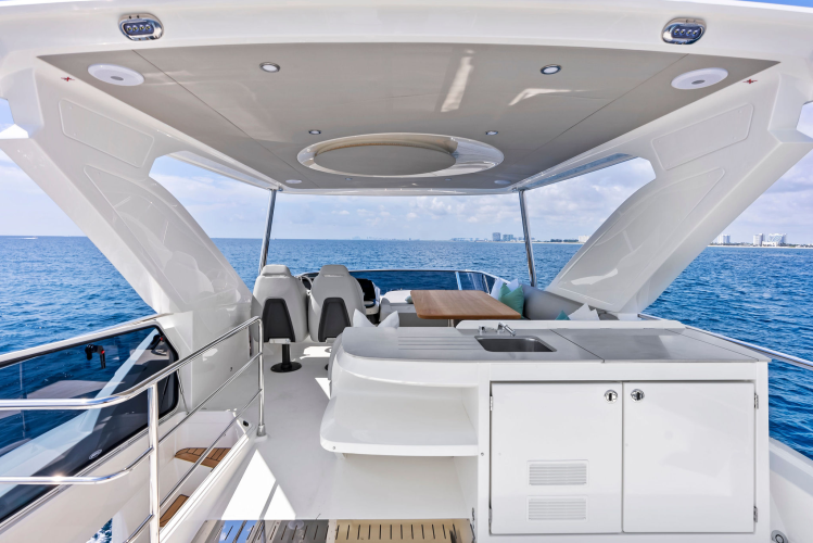 52 Fly Yacht Photos Pics 