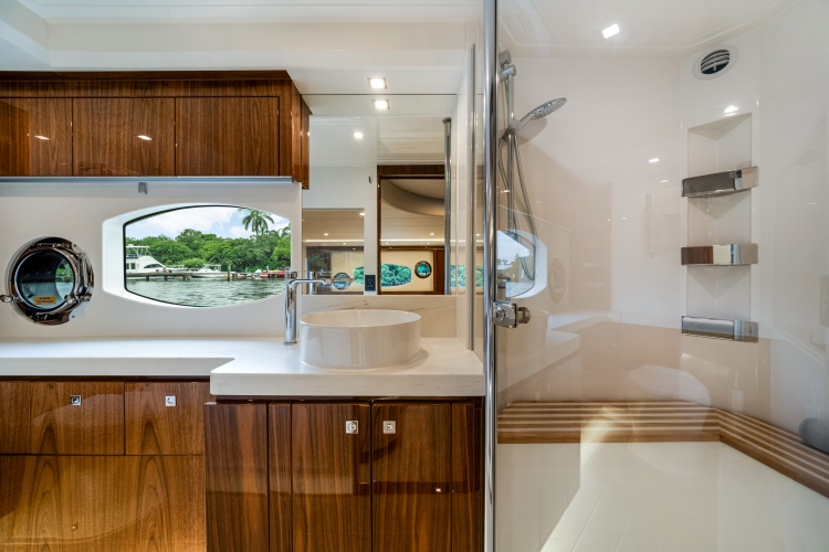 6000 Sport Yacht Yacht Photos Pics 