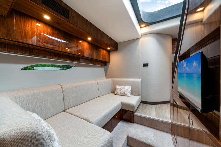 6000 Sport Yacht Yacht Photos Pics 