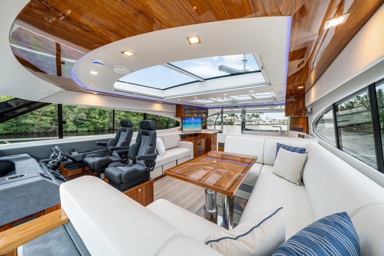 6000 Sport Yacht Yacht Photos Pics 