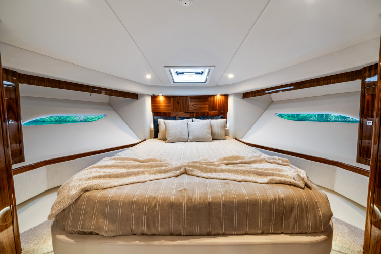 6000 Sport Yacht Yacht Photos Pics 