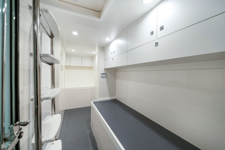 6000 Sport Yacht Yacht Photos Pics 