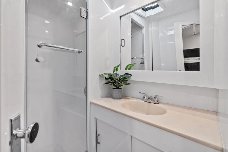 Tradewinds Yacht Photos Pics 