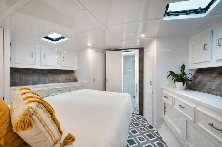 Tradewinds Yacht Photos Pics 