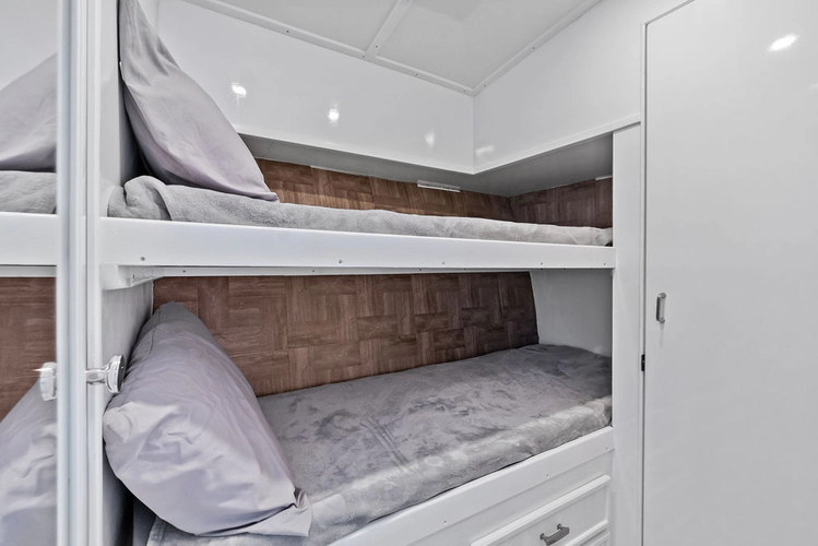 Tradewinds Yacht Photos Pics 