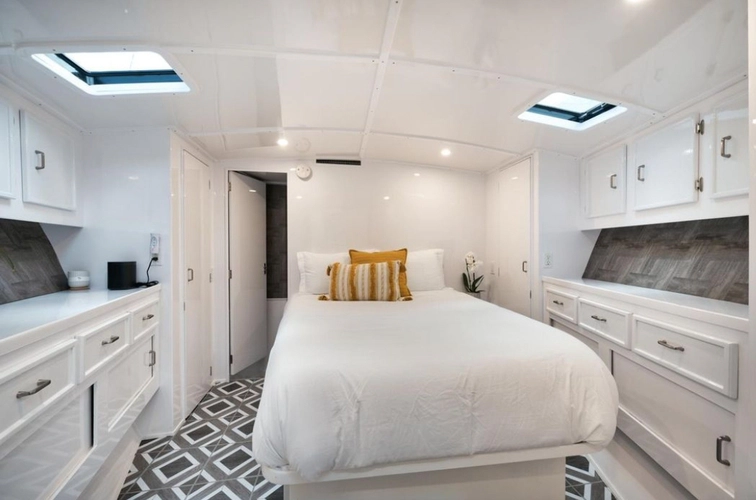 Tradewinds Yacht Photos Pics 