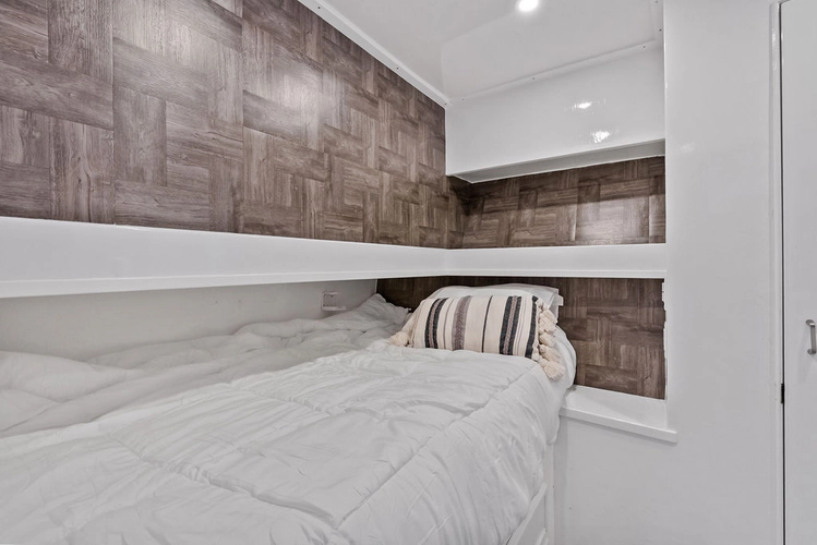 Tradewinds Yacht Photos Pics 