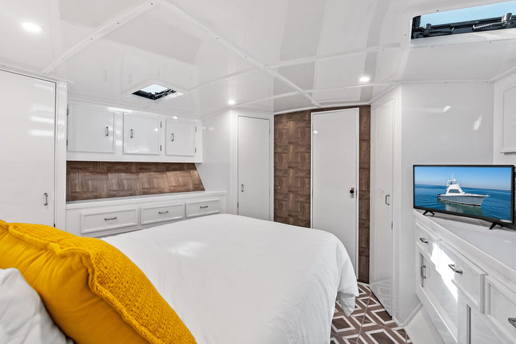 Tradewinds Yacht Photos Pics 