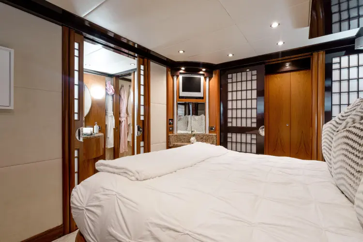 Hapiness II Yacht Photos Pics 