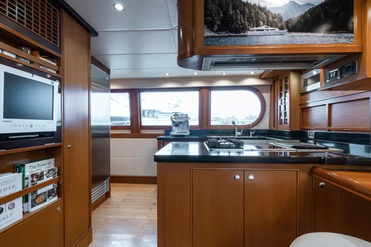 Hapiness II Yacht Photos Pics 