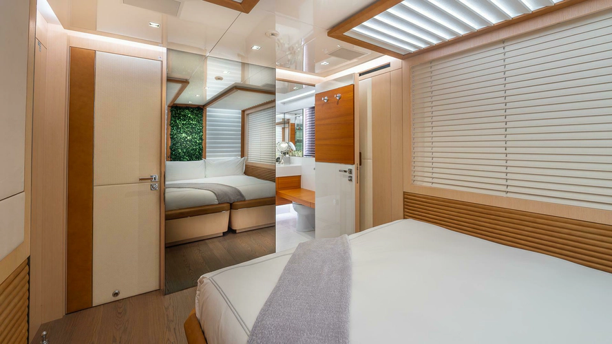 Neverland Yacht Photos Pics 