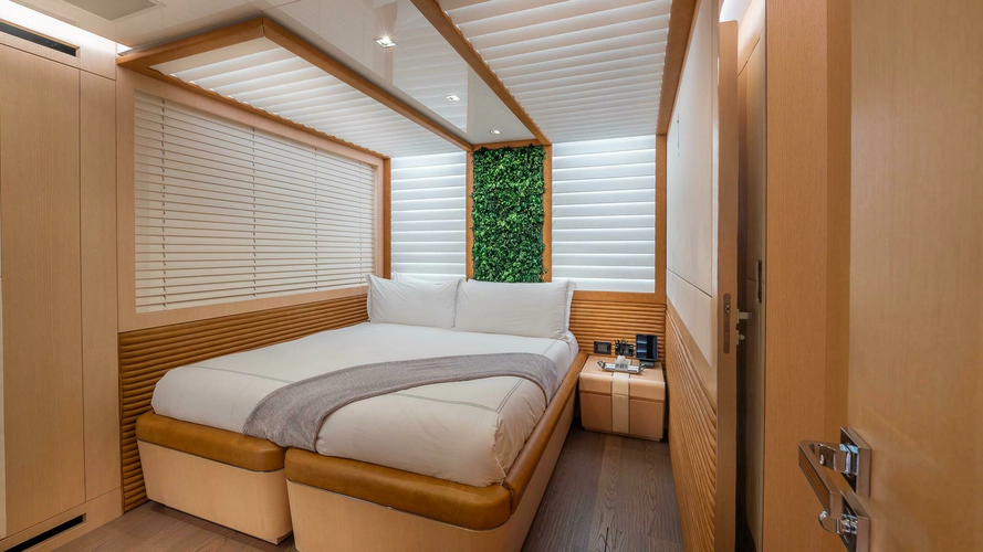 Neverland Yacht Photos Pics 