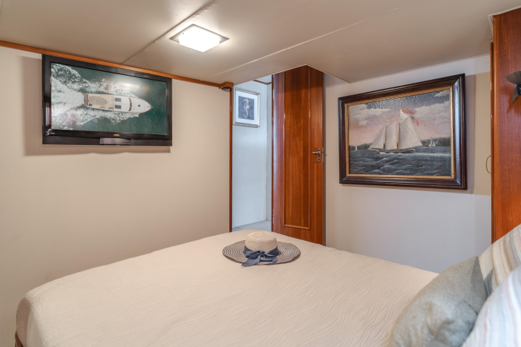 Vin Santo Yacht Photos Pics 