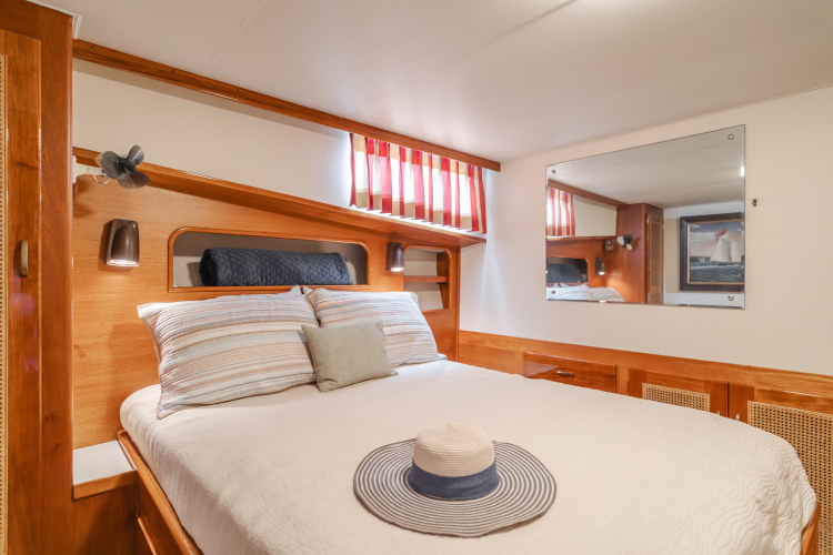 Vin Santo Yacht Photos Pics 