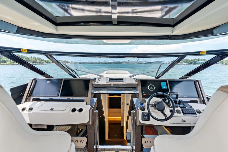 Felicita Yacht Photos Pics 