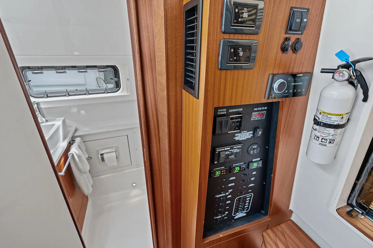Ninipop Yacht Photos Pics 
