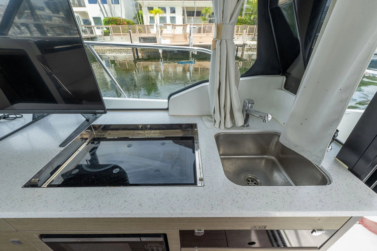 Bababa's Time Yacht Photos Pics 