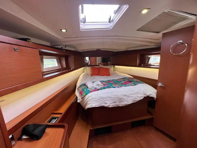 Serendipity Yacht Photos Pics 