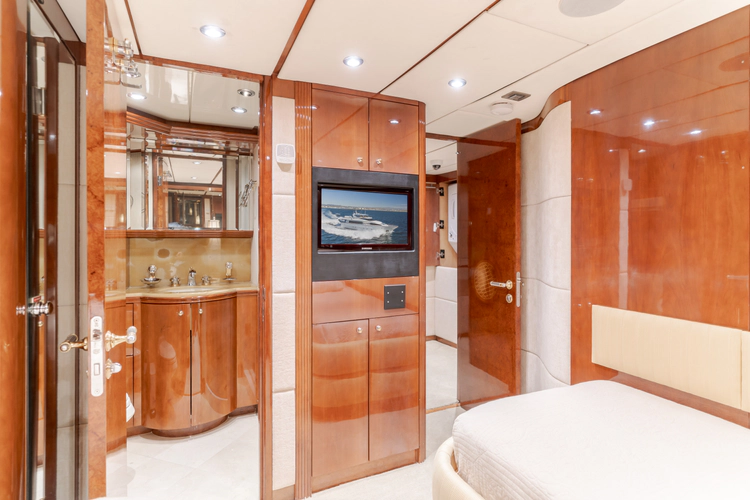 Active Octo Yacht Photos Pics 