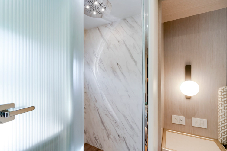 70 Fly Yacht Photos Pics 